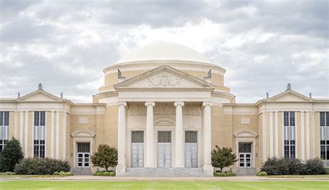 Southwestern seminary - Southwestern Seminary announces layoffs. FORT WORTH (BP)—Southwestern Baptist Theological Seminary confirmed Oct. 27 it has initiated layoffs a week after announcing steps to rectify a financial environment that could “quickly escalate to a crisis.”. “As part of the previously announced intention to implement …